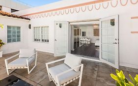 President Hotel Villa